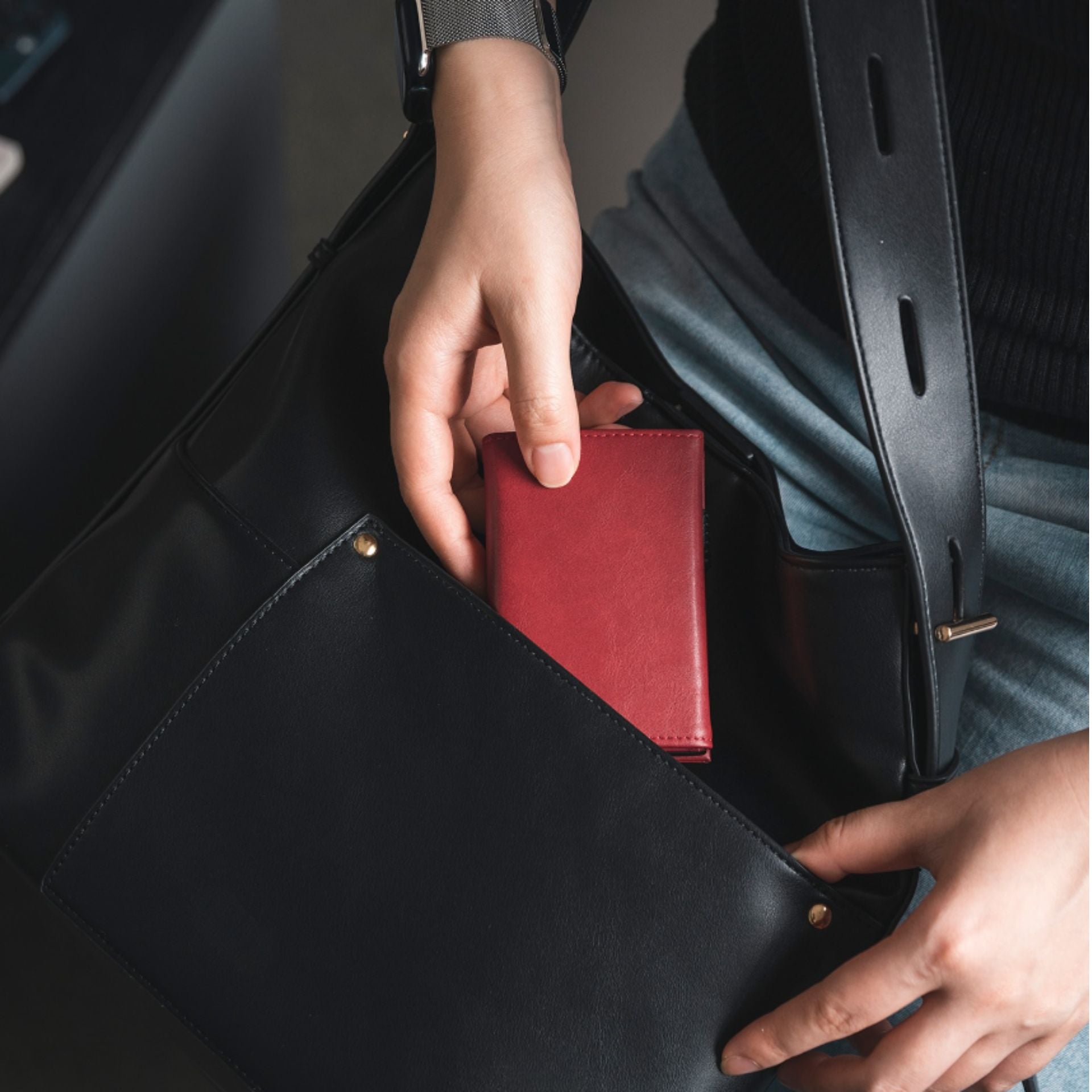 Crimson Red - Billetera Premium